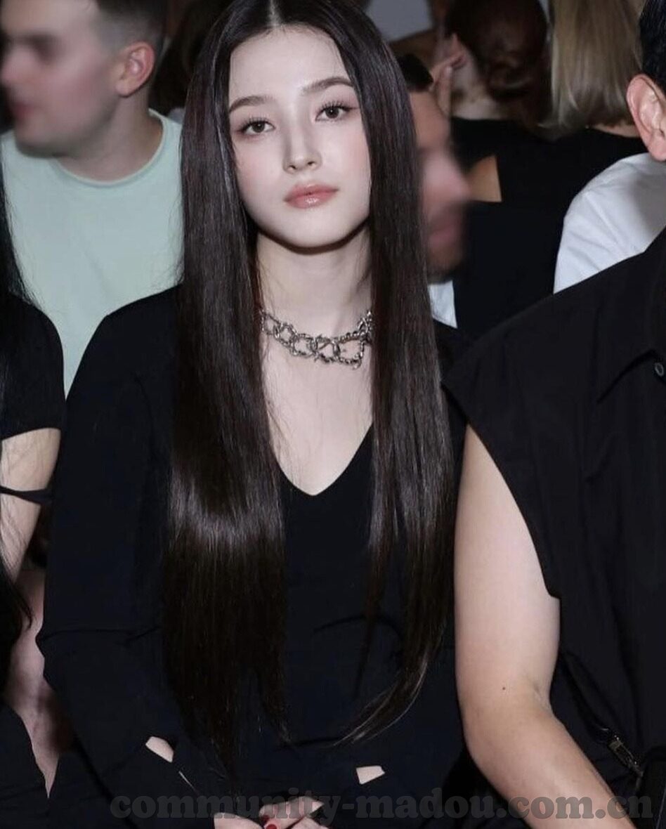 小明看看成人免费视频-探索网络世界的边界，小明与成人内容的不当接触
